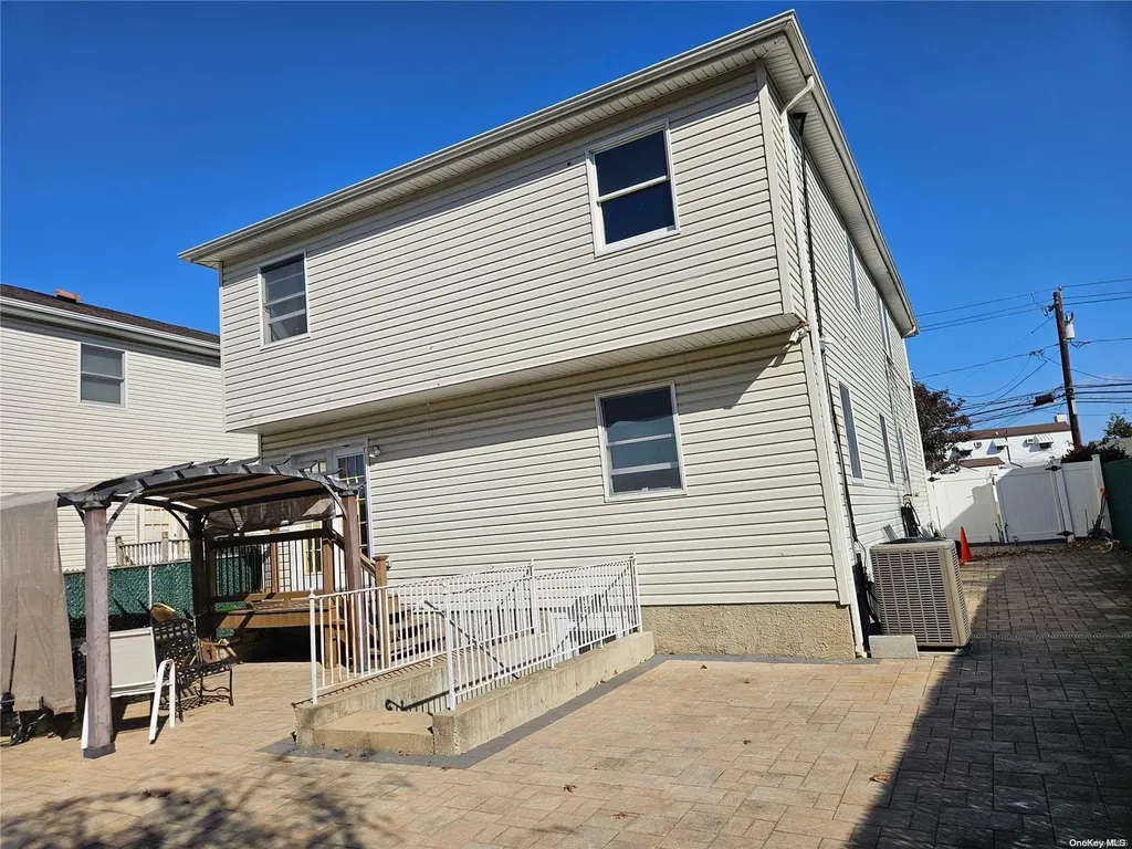 263 Marcus Avenue New Hyde Park NY 11040