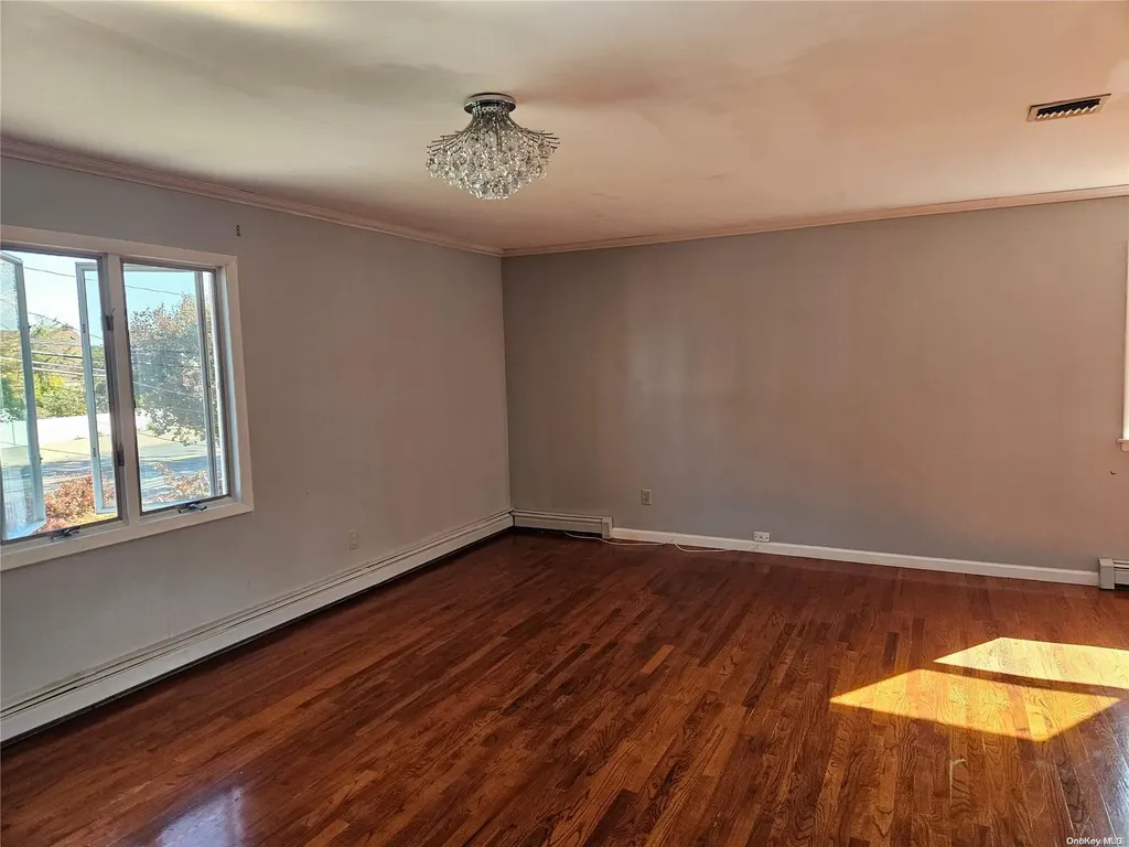 263 Marcus Avenue New Hyde Park NY 11040