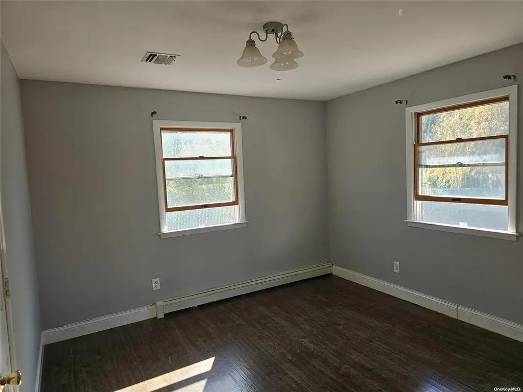 263 Marcus Avenue New Hyde Park NY 11040