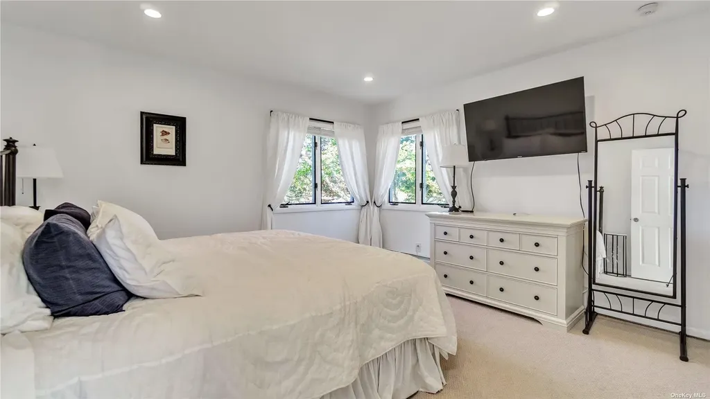 19 Rogers Lane Remsenburg NY 11960
