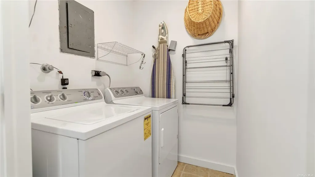 19 Rogers Lane Remsenburg NY 11960