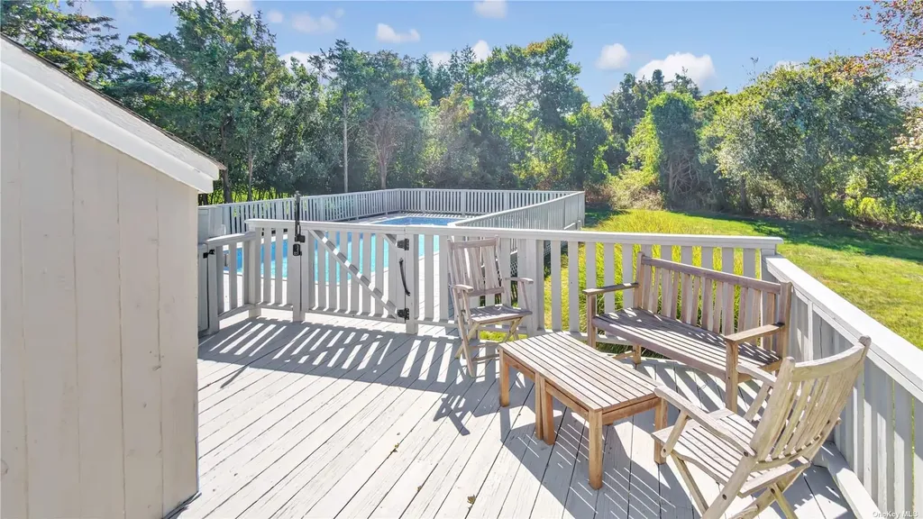 19 Rogers Lane Remsenburg NY 11960
