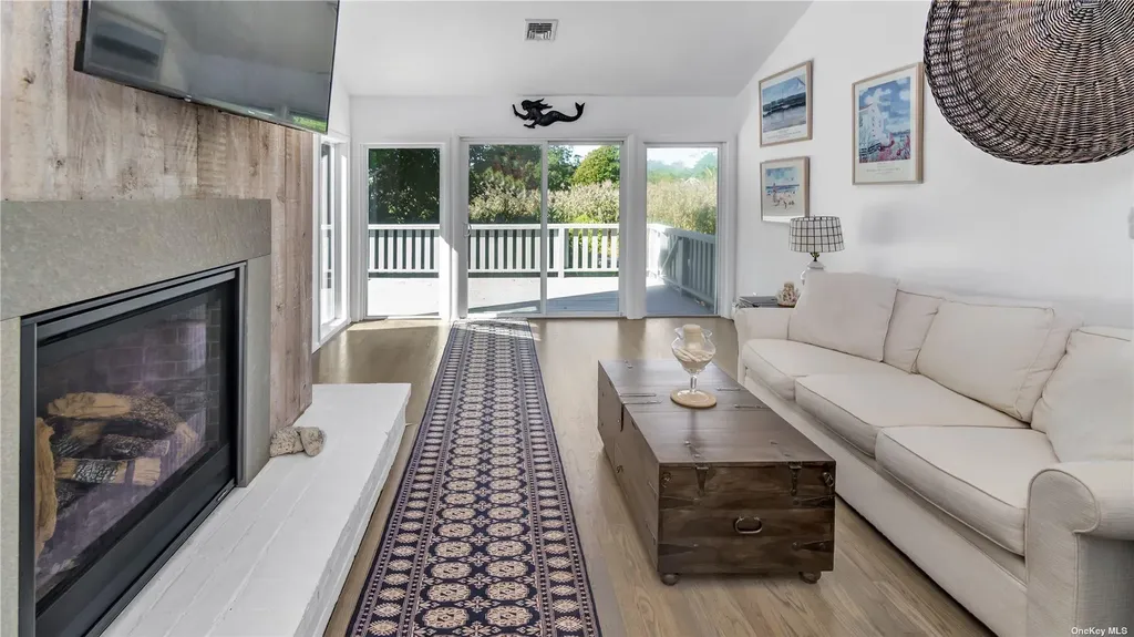 19 Rogers Lane Remsenburg NY 11960