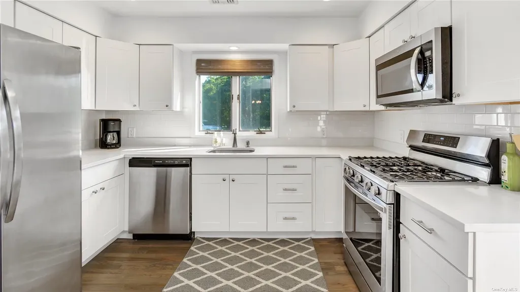 19 Rogers Lane Remsenburg NY 11960