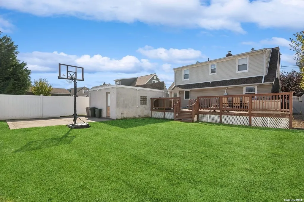 2759 Beach Drive Merrick NY 11566