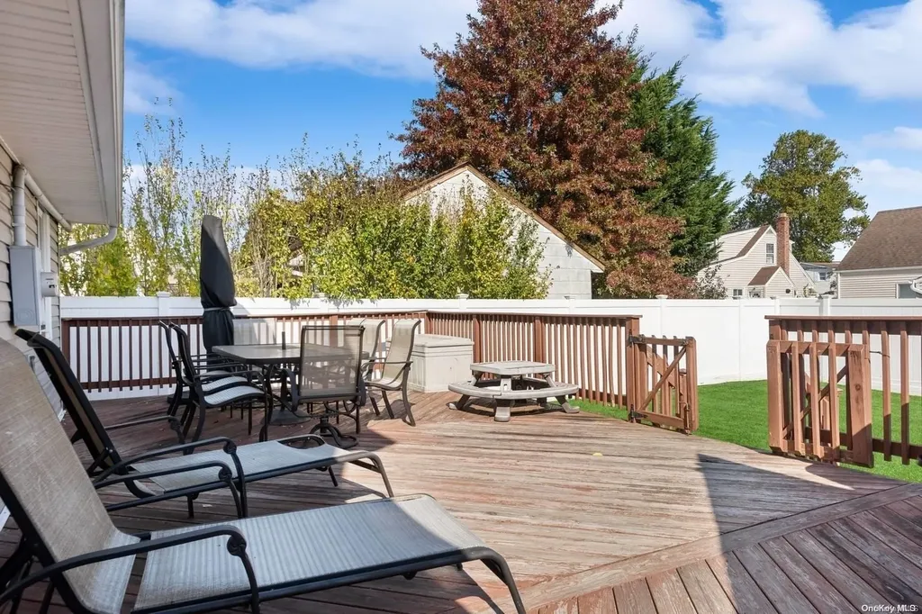 2759 Beach Drive Merrick NY 11566