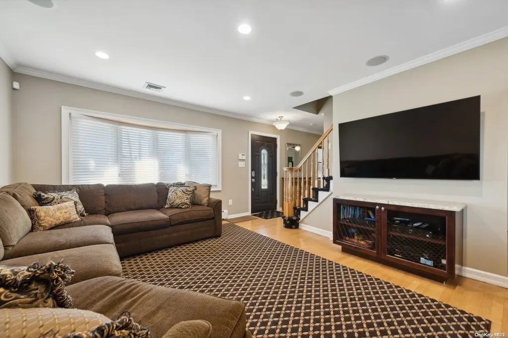 2759 Beach Drive Merrick NY 11566