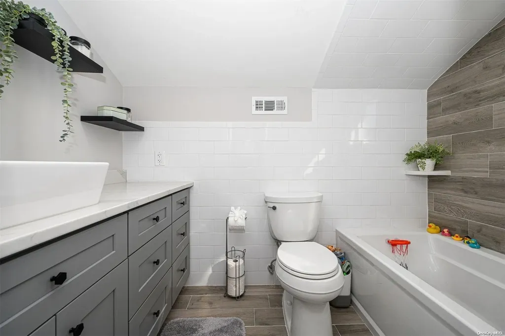122 Prospect Street Babylon NY 11702