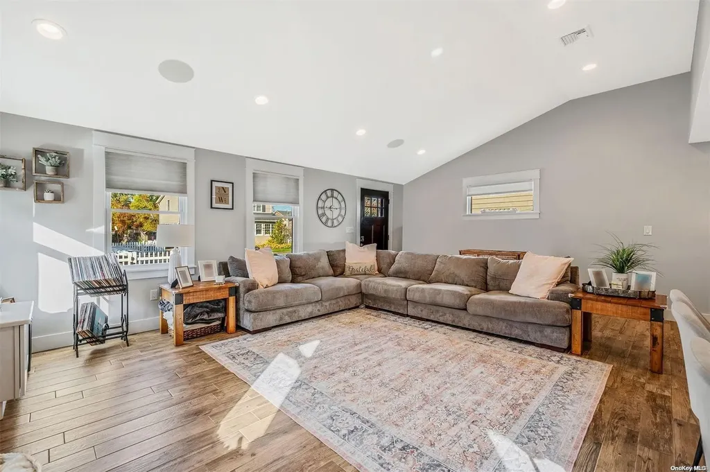 122 Prospect Street Babylon NY 11702