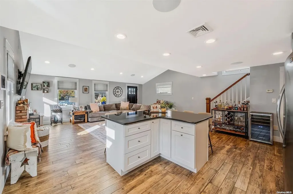 122 Prospect Street Babylon NY 11702
