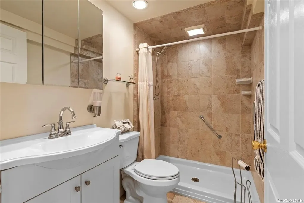 1 Meade Court Bethpage NY 11714