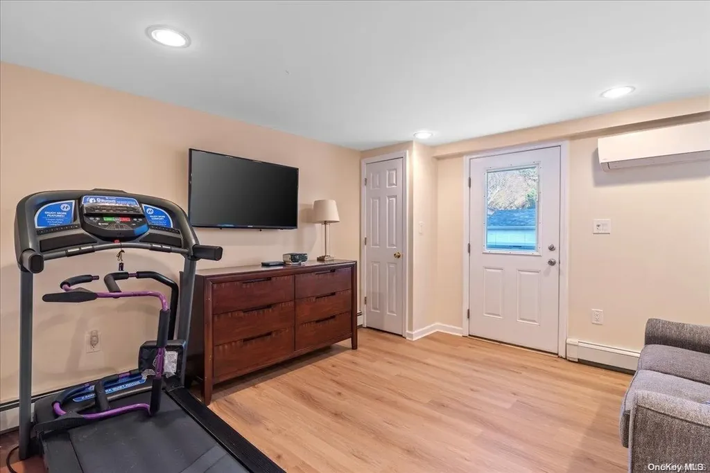 1 Meade Court Bethpage NY 11714