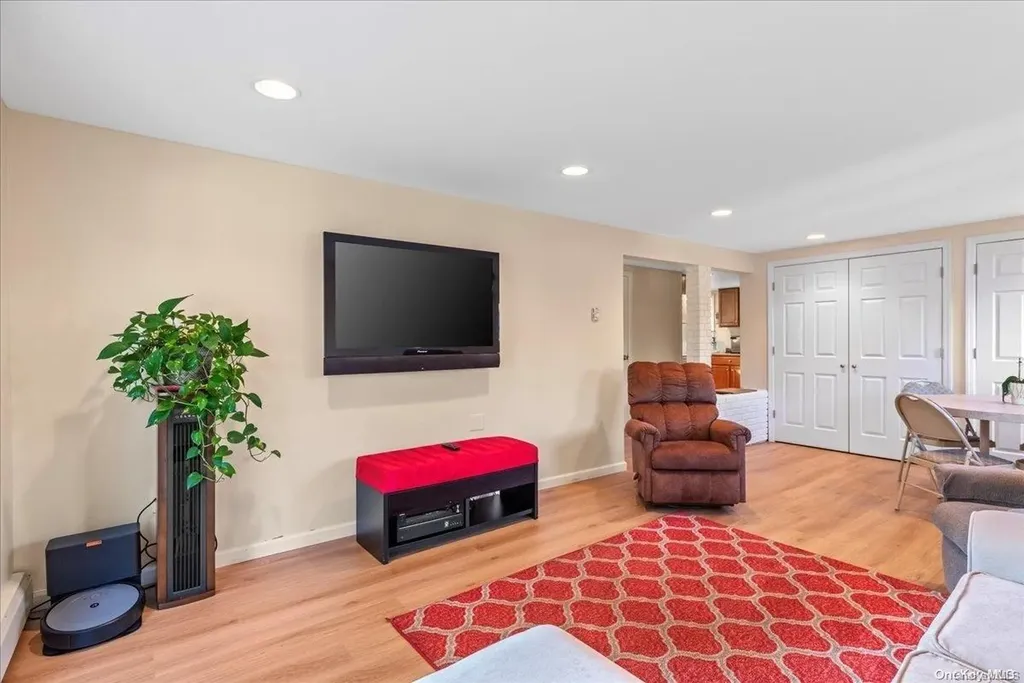 1 Meade Court Bethpage NY 11714