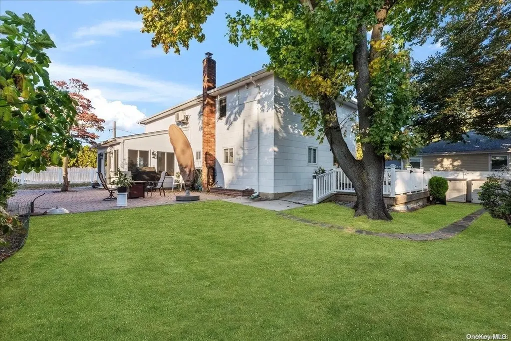 1 Meade Court Bethpage NY 11714