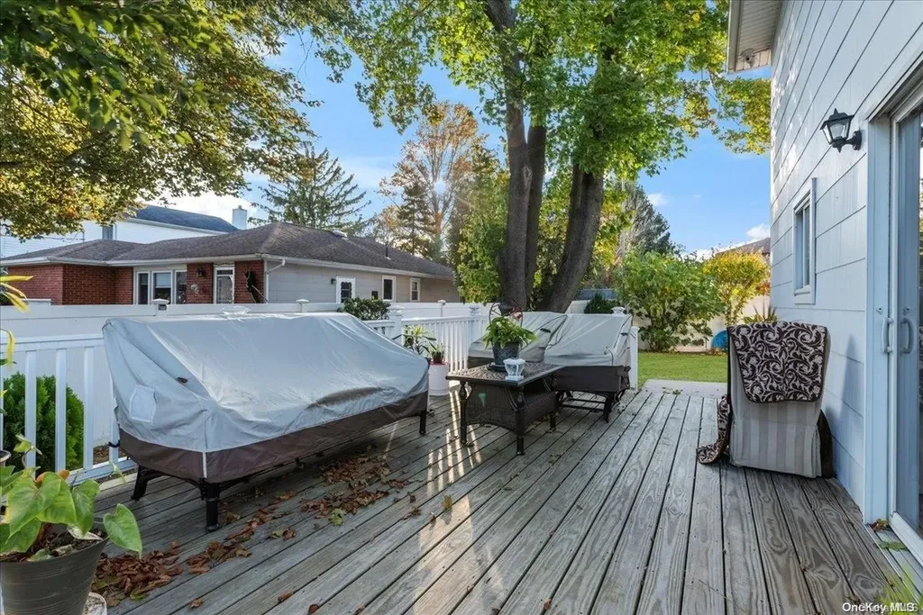 1 Meade Court Bethpage NY 11714