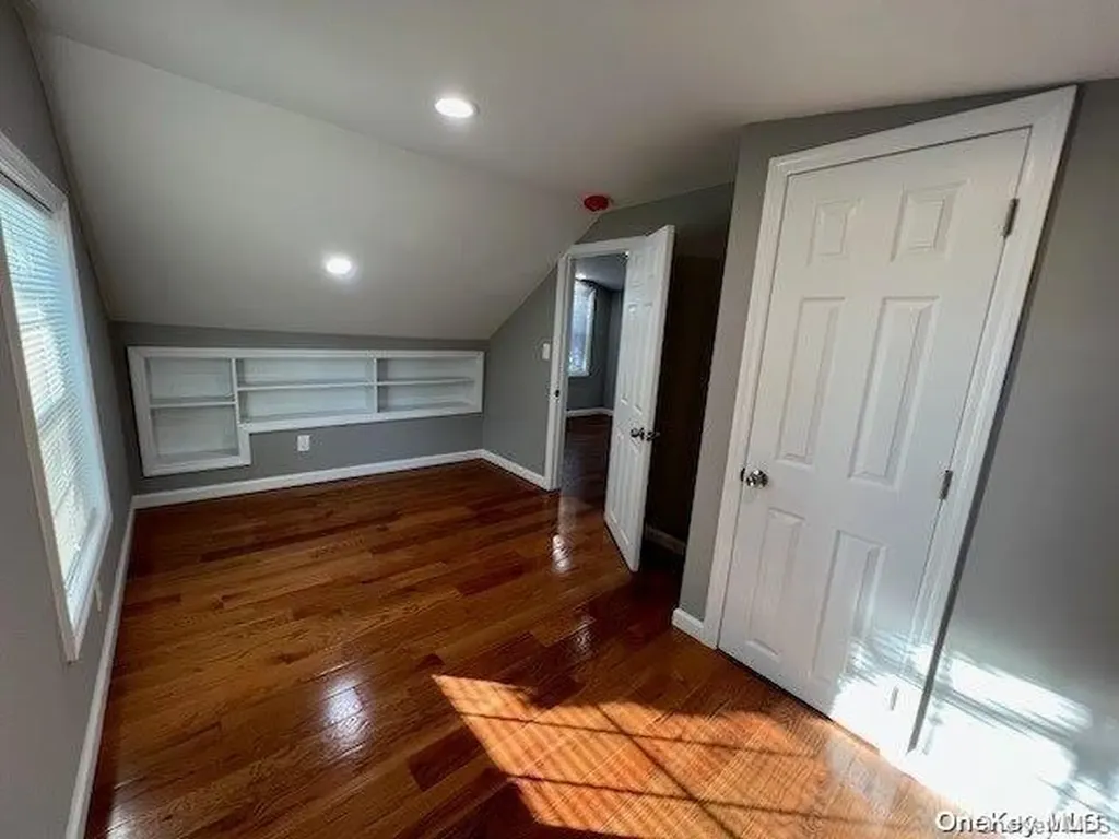 35 Oak Street Islip NY 11751