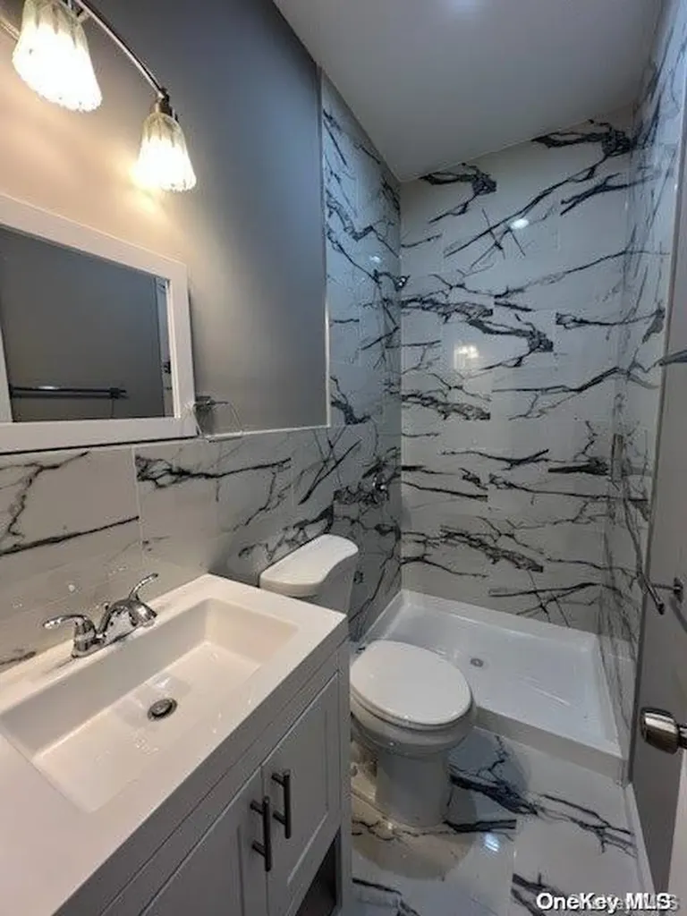 35 Oak Street Islip NY 11751