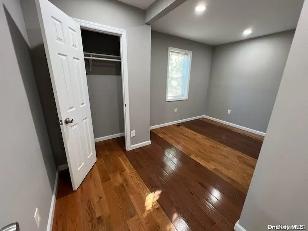 35 Oak Street Islip NY 11751