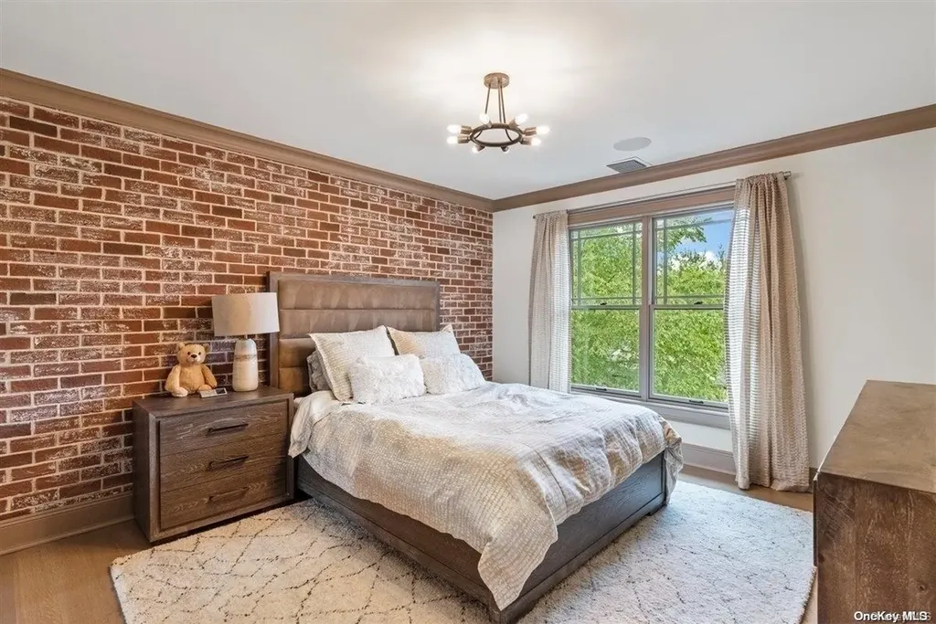54 Legends Circle Melville NY 11747