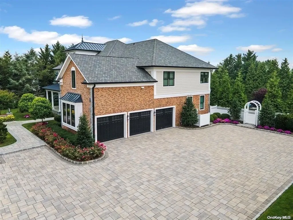 54 Legends Circle Melville NY 11747