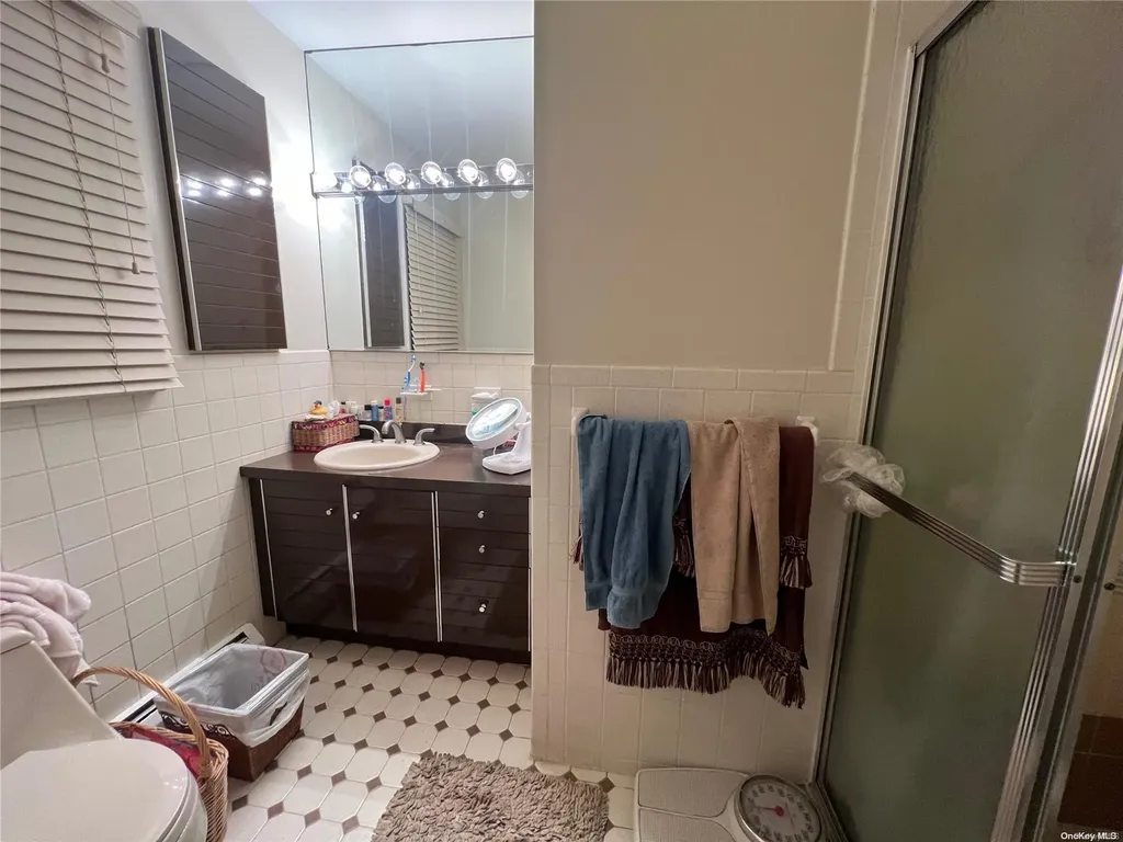 132 Combs Avenue Woodmere NY 11598