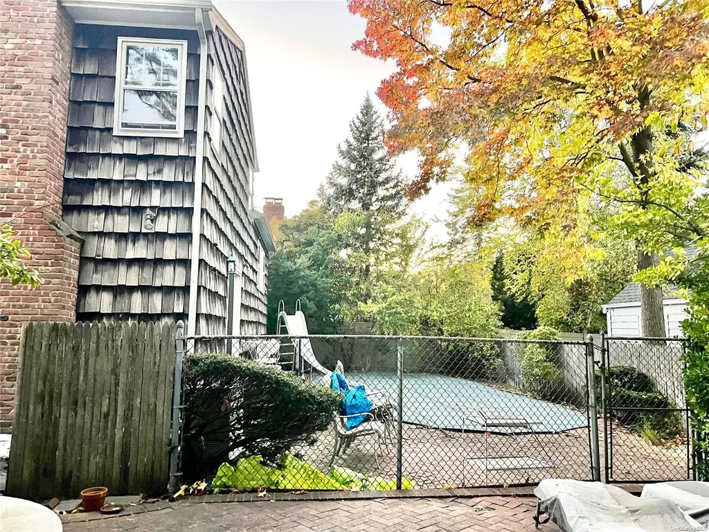 132 Combs Avenue Woodmere NY 11598