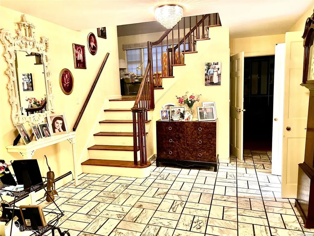 132 Combs Avenue Woodmere NY 11598