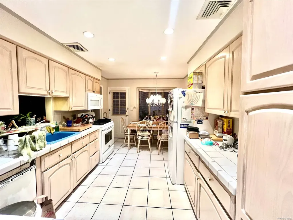 132 Combs Avenue Woodmere NY 11598