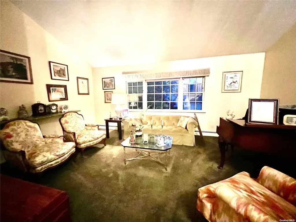 132 Combs Avenue Woodmere NY 11598