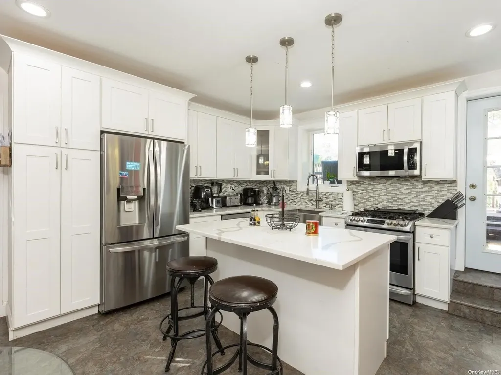1140 Bay Shore Avenue Bay Shore NY 11706