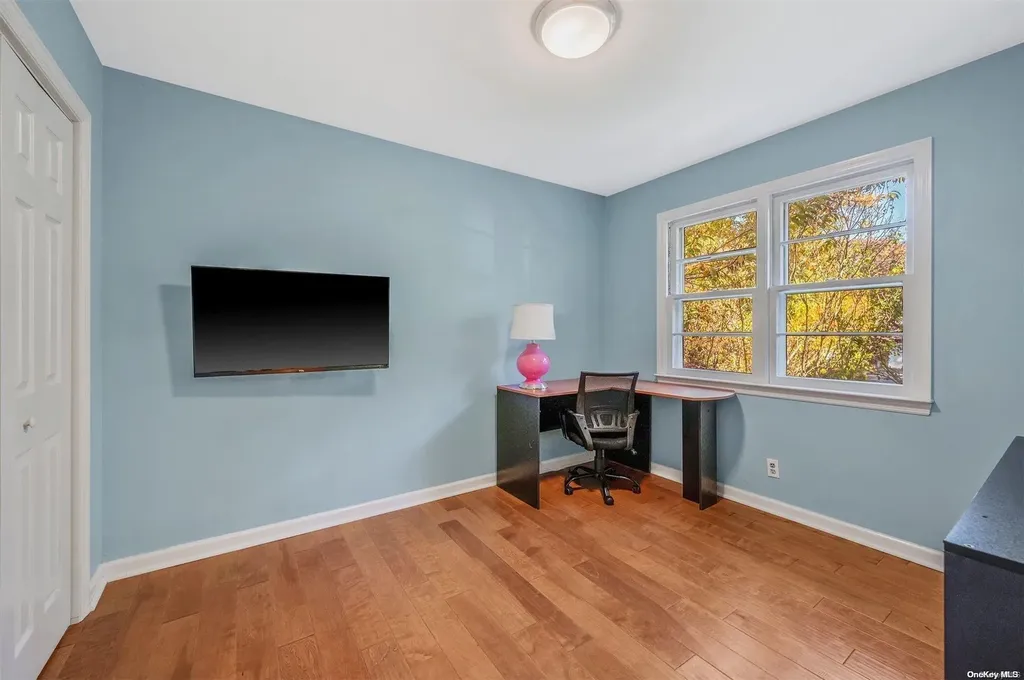 32 Ledgewood Drive Smithtown NY 11787