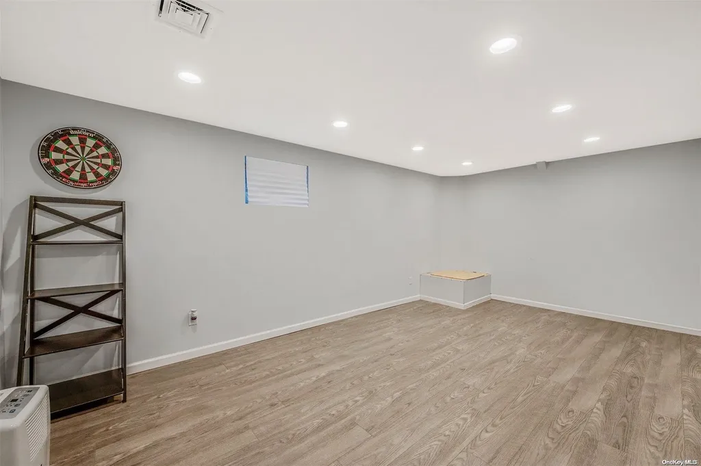 32 Ledgewood Drive Smithtown NY 11787