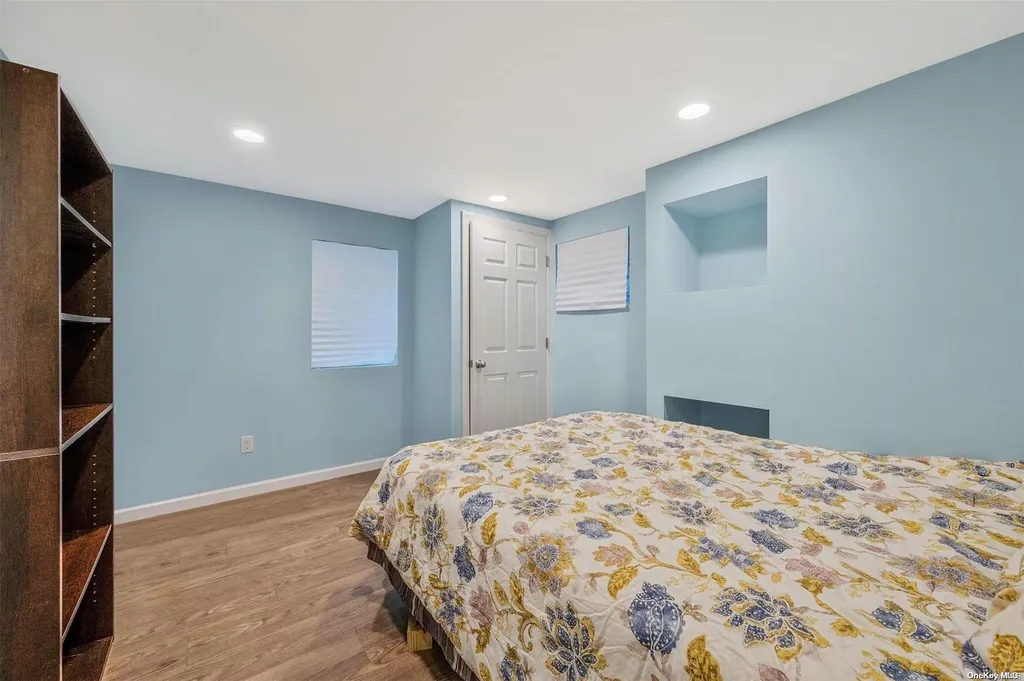 32 Ledgewood Drive Smithtown NY 11787