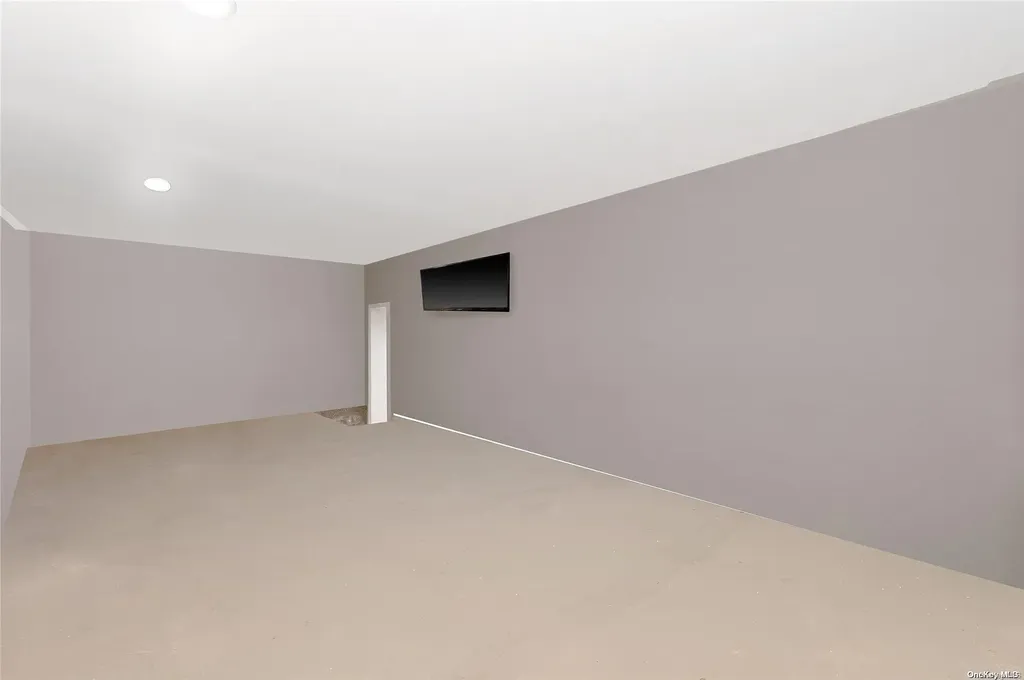32 Ledgewood Drive Smithtown NY 11787
