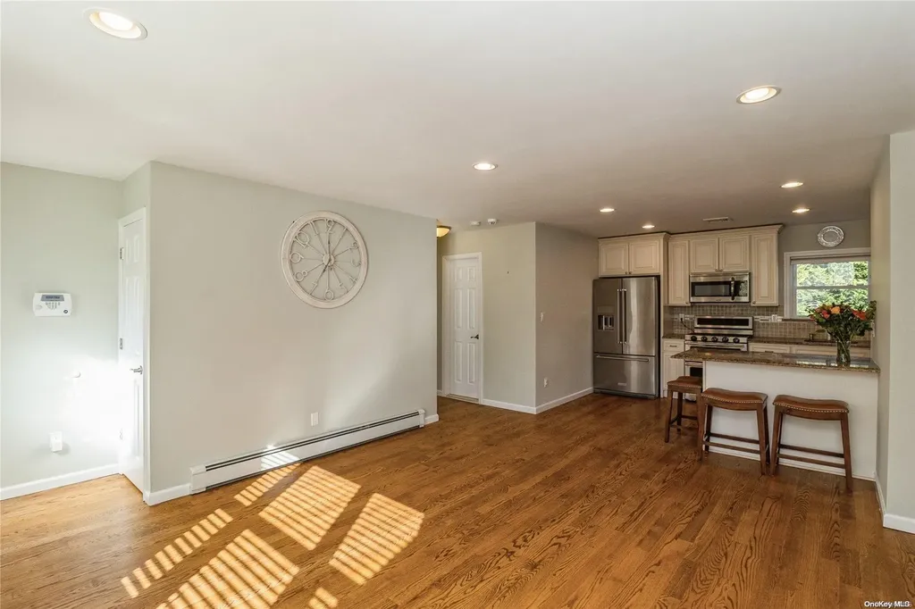 215 Connetquot Drive Oakdale NY 11769