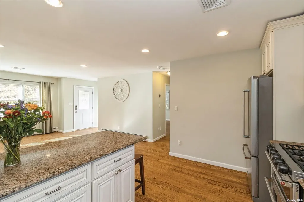 215 Connetquot Drive Oakdale NY 11769