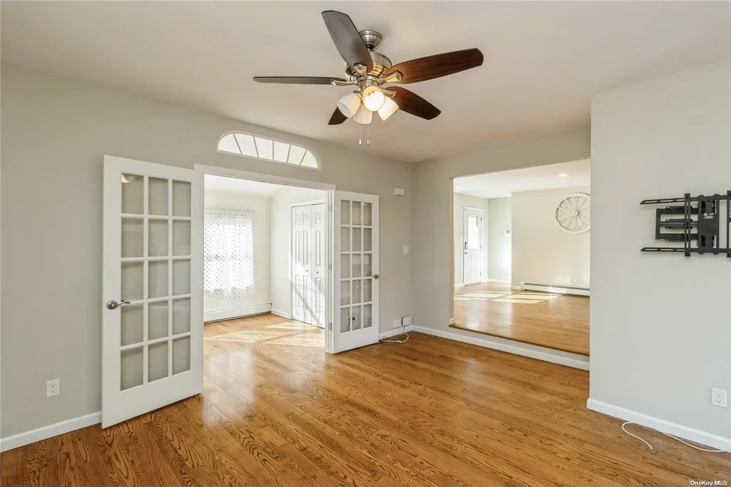 215 Connetquot Drive Oakdale NY 11769