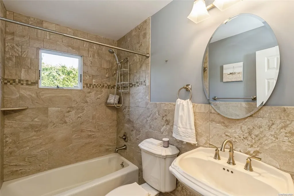 215 Connetquot Drive Oakdale NY 11769