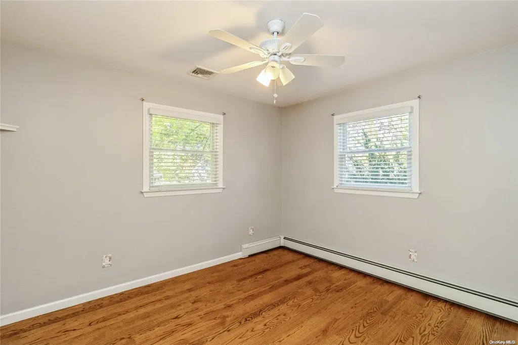 215 Connetquot Drive Oakdale NY 11769