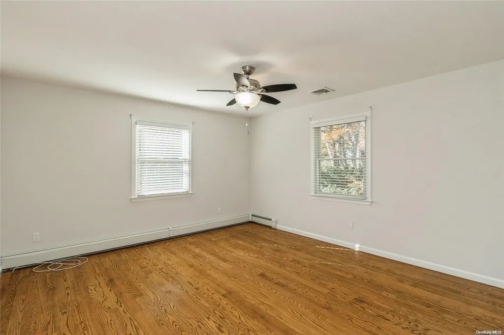 215 Connetquot Drive Oakdale NY 11769