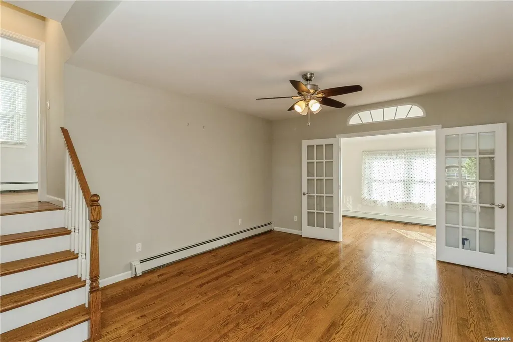 215 Connetquot Drive Oakdale NY 11769