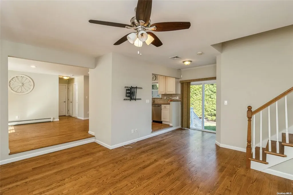 215 Connetquot Drive Oakdale NY 11769