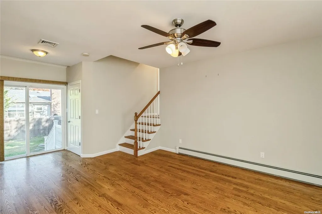215 Connetquot Drive Oakdale NY 11769