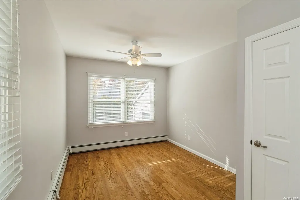 215 Connetquot Drive Oakdale NY 11769