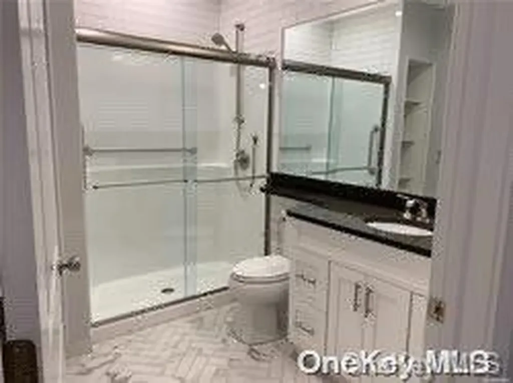 515 Jackson Avenue Lindenhurst NY 11757
