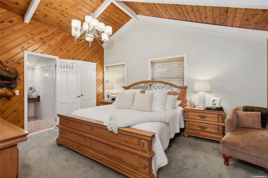 11 Harbor Road Hampton Bays NY 11946