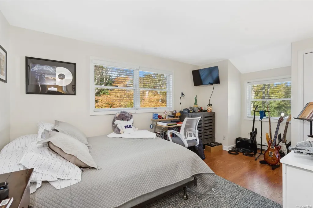 11 Harbor Road Hampton Bays NY 11946