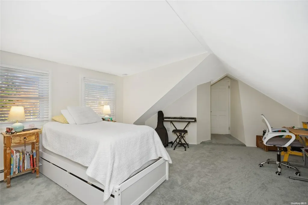 11 Harbor Road Hampton Bays NY 11946