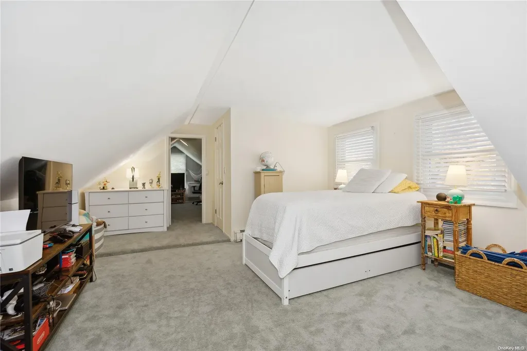 11 Harbor Road Hampton Bays NY 11946