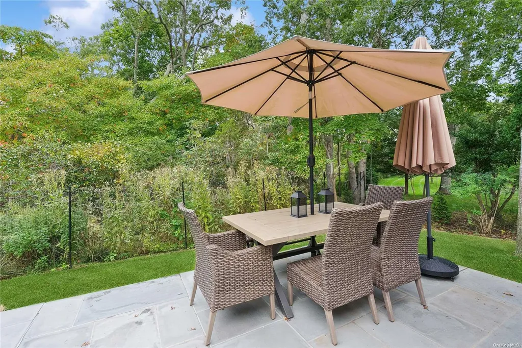 11 Harbor Road Hampton Bays NY 11946